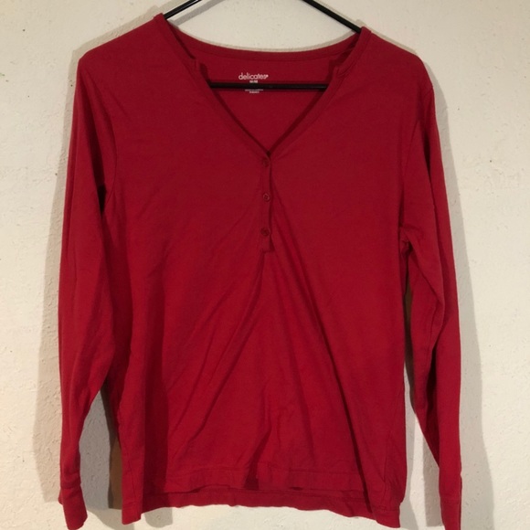 Tops - 🔮 5/$25 Red Long Sleeve Henley